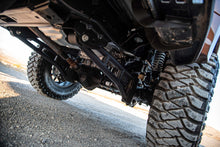 Load image into Gallery viewer, 5 Inch Lift Kit w/ 4-Link | Ford F250/F350 Super Duty (20-22) 4WD | Gas