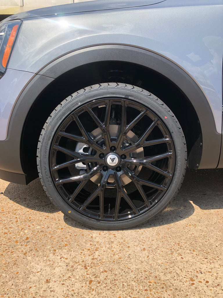 Kia Telluride 22" Wheel and Tire Package